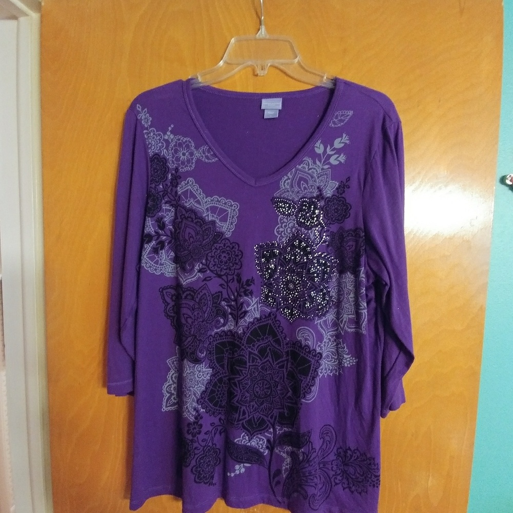 It's a Laura Scott extra large ladies blouse